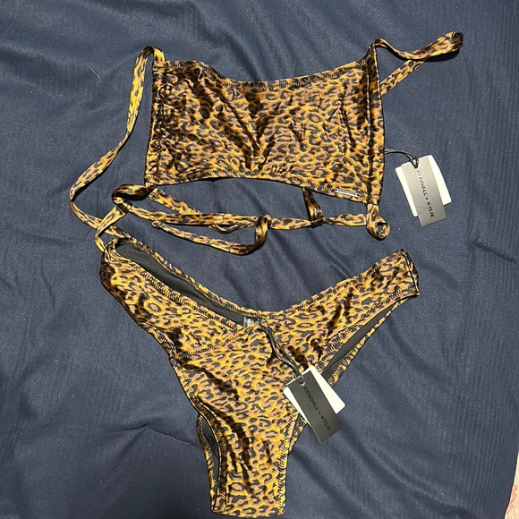 Leo print swimsuit BRAND NEW - Picture 1 of 3